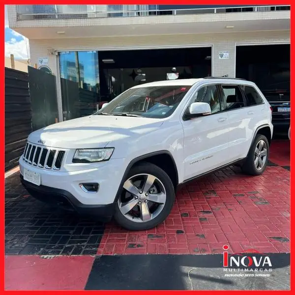 Carro Jeep Grand Cherokee 2014 3.6 V6 Laredo 4WD