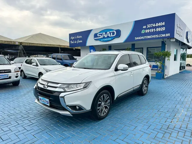 Carro Mitsubishi Outlander 2018 Comfort 2.0 16V (Aut)