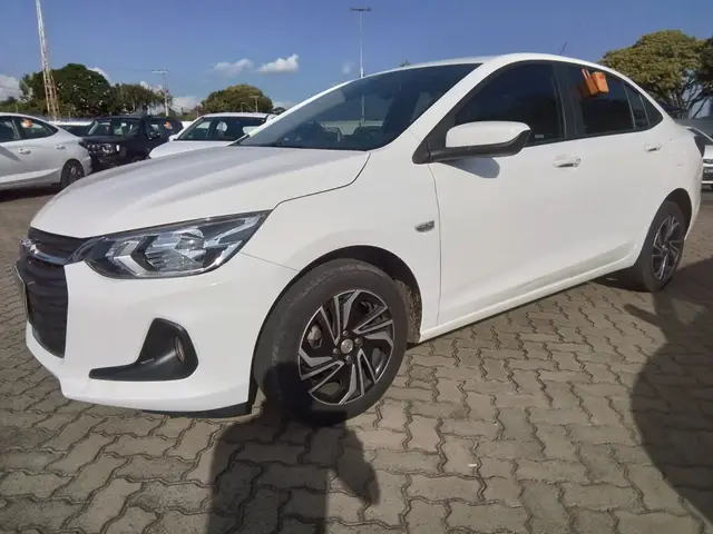 Carro Chevrolet Onix Plus 2024 LT 1.0
