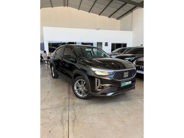 Carro Fiat Fastback 2024 Turbo 200