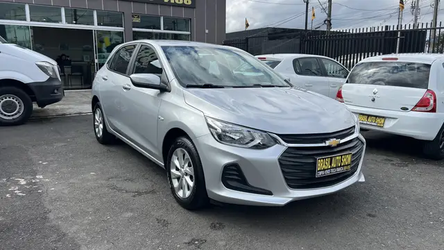 Carro Chevrolet Onix 2023 LT 1.0 Turbo
