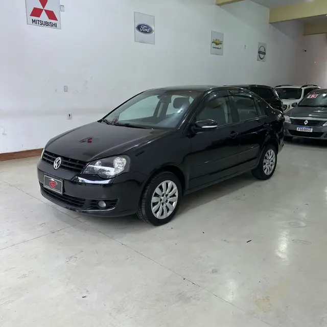 Carro Volkswagen Polo Sedan 2014 1.6 8V (Flex)
