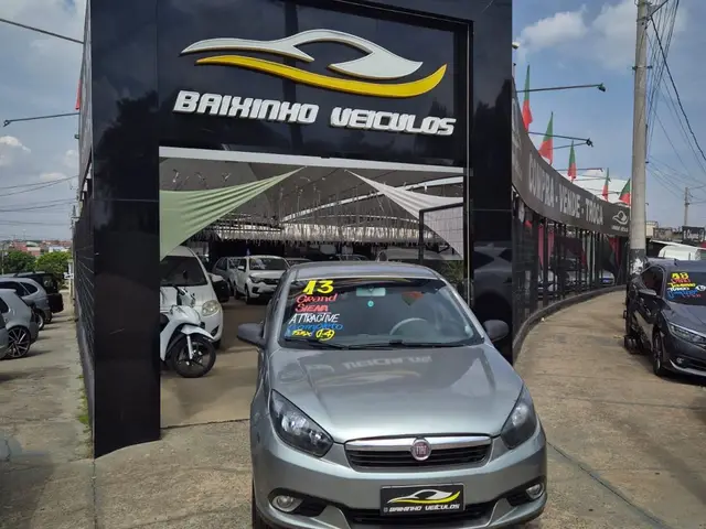 Carro Fiat Grand Siena 2013 Evo Attractive 1.4 8V (Flex)