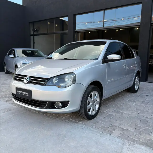 Carro Volkswagen Polo Sedan 2013 Comfortline 1.6 8V (Flex)
