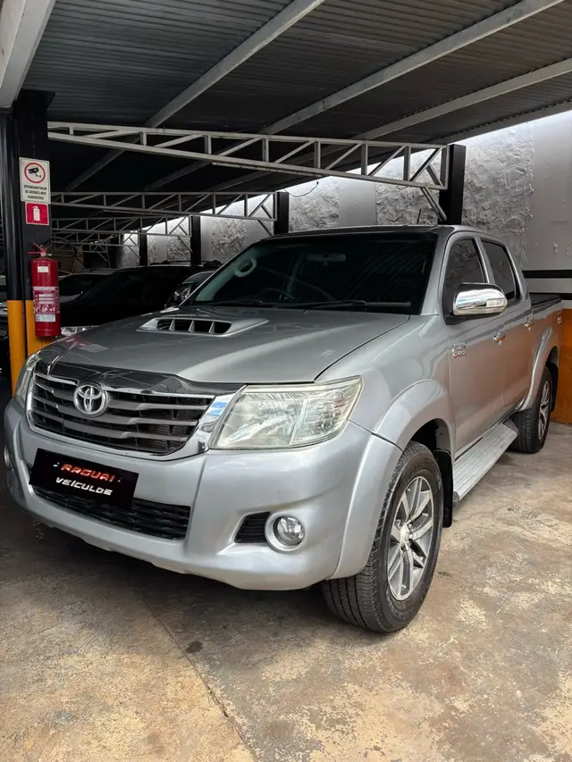 Carro Toyota Hilux Cabine Dupla 2015 Hilux 3.0 TDI 4x4 CD SRV (Aut)