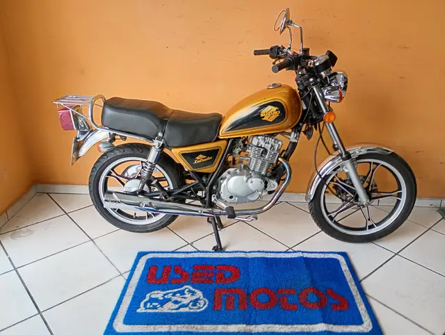 Moto Suzuki Intruder 2011 125