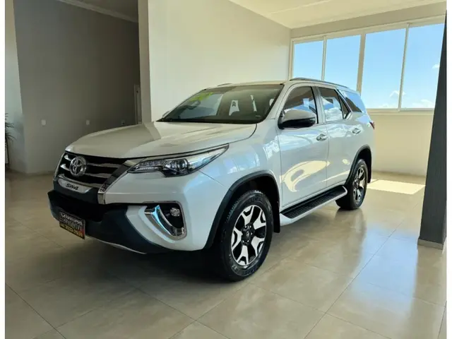 Carro Toyota SW4 2020 2.8 TDI SRX Diamond 7L 4x4 (Aut)