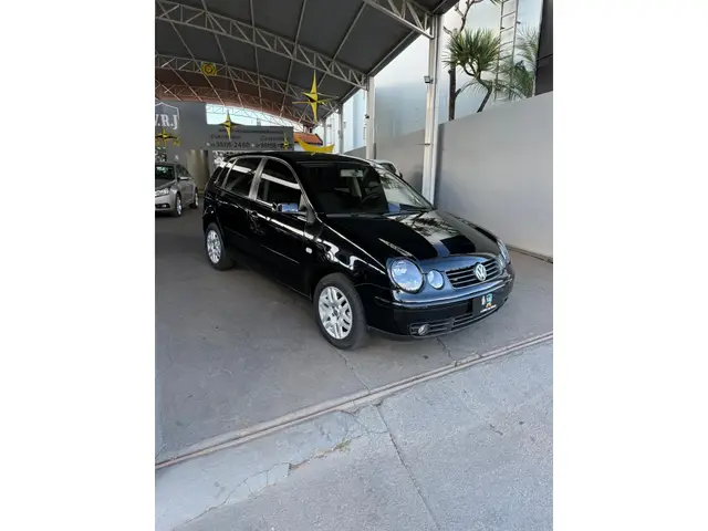 Carro Volkswagen Polo Sedan 2005 1.6 8V (Flex)