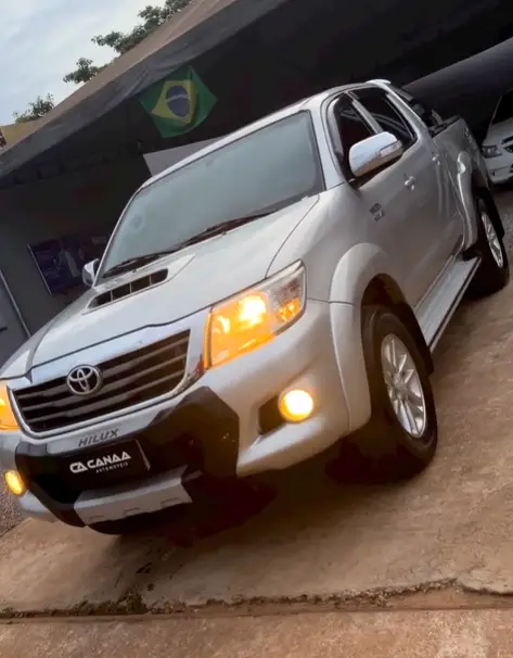 Carro Toyota Hilux Cabine Dupla 2013 Hilux 3.0 TDI 4x4 CD SR