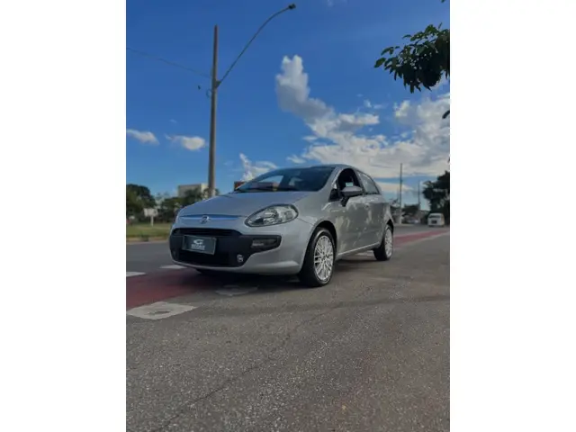 Carro Fiat Punto 2014 Essence 1.6 16V (Flex)