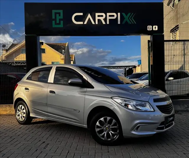 Carro Chevrolet Onix 2015 1.0 LS SPE/4