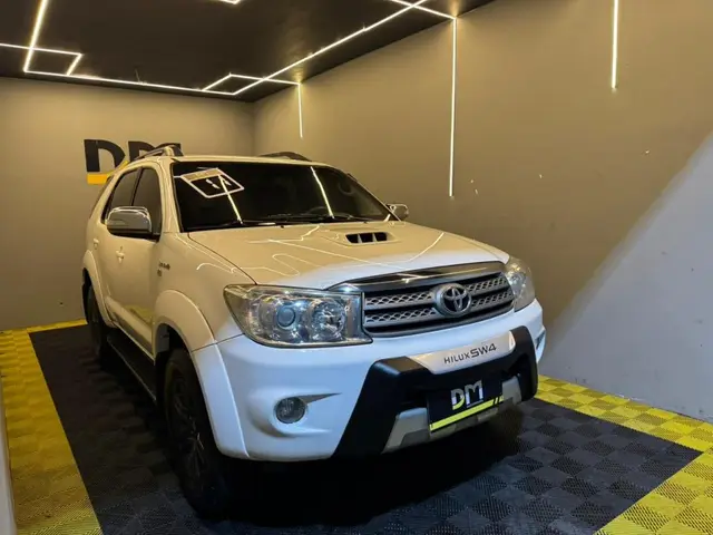 Carro Toyota Hilux SW4 2011 SRV 4x4 3.0 Turbo  (aut)