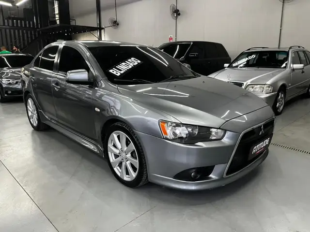 Carro Mitsubishi Lancer 2013 2.0 16V