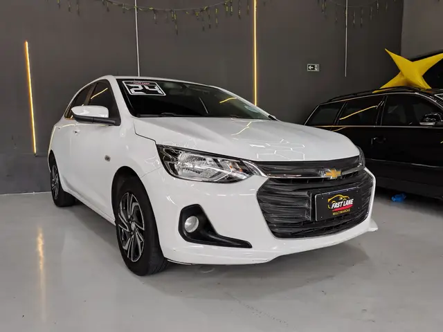 Carro Chevrolet Onix Plus 2024 LT 1.0