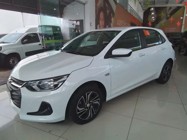 Carro Chevrolet Onix 2025 LT 1.0