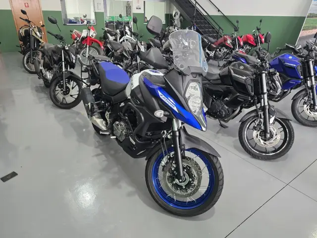 Moto Suzuki V-Strom 2025 650 XT