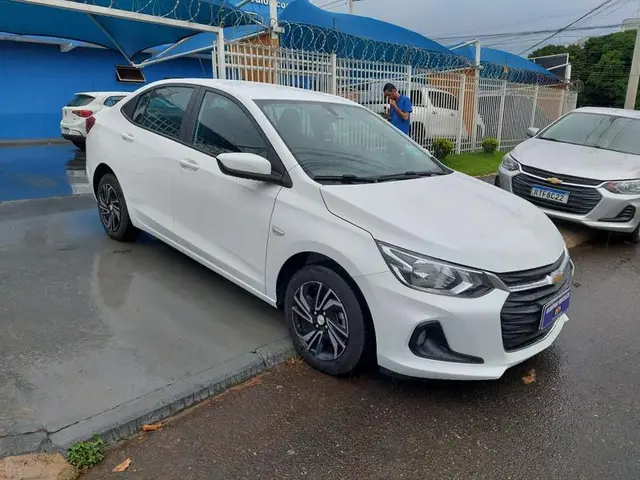 Carro Chevrolet Onix Plus 2025 LT 1.0 Turbo