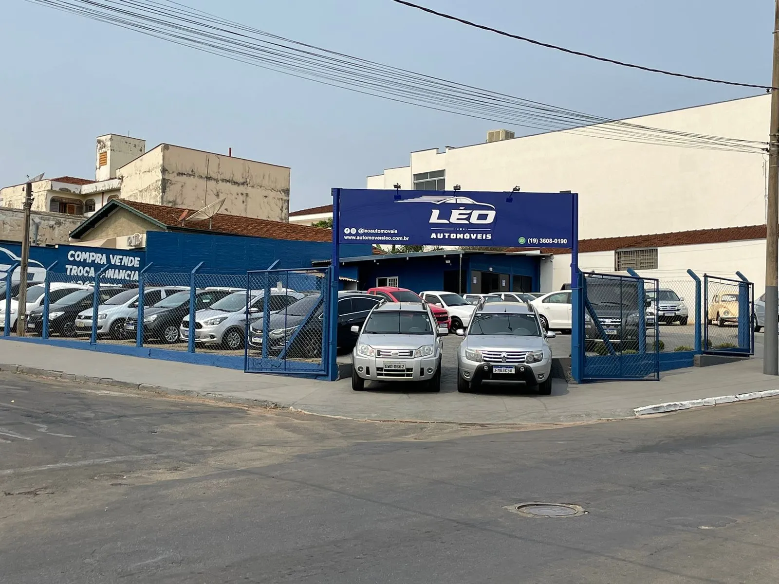 Fachada da loja LEO AUTOMOVEIS - São José do Rio Pardo - SP