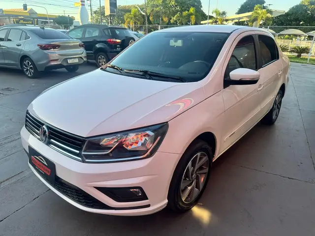 Carro Volkswagen Voyage 2021 1.6 (Aut.)