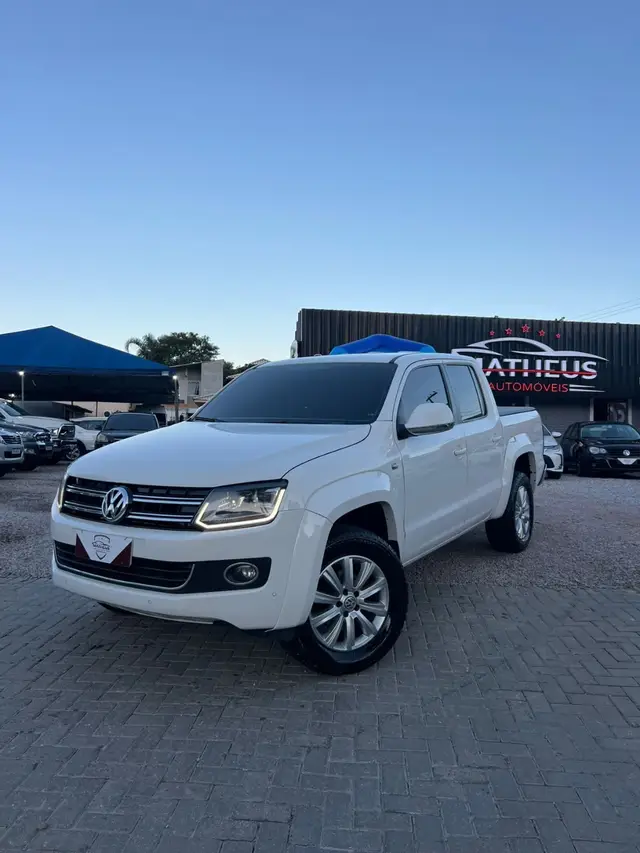 Carro Volkswagen Amarok 2016 2.0 CD 4x4 TDi Highline Ultimate (Aut)