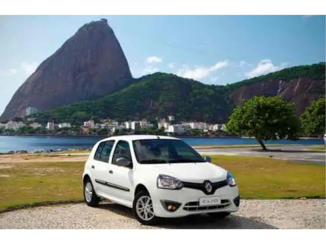 Carro Renault Clio 2016 Expression 1.0 16V (Flex)