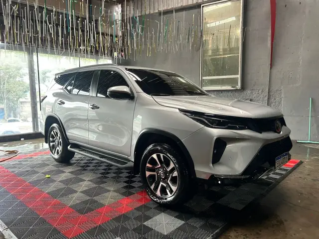 Carro Toyota Hilux Cabine Dupla 2025 SRX 4x4 2.8 Diesel