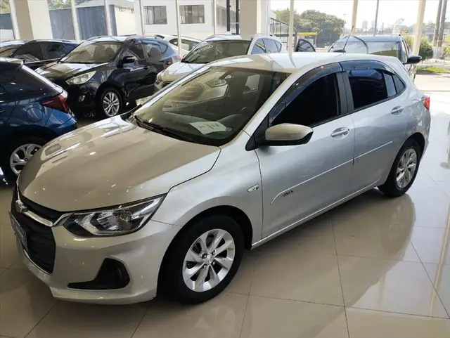 Carro Chevrolet Onix Plus 2020 1.0 LTZ Turbo Flex (Aut)