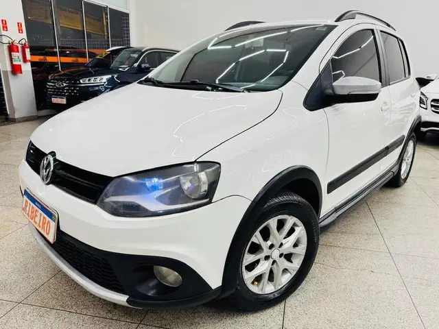 Carro Volkswagen CrossFox 2014 I-Motion 1.6 VHT (Flex)