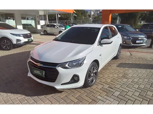 Carro Chevrolet Onix Plus 2024 LT 1.0