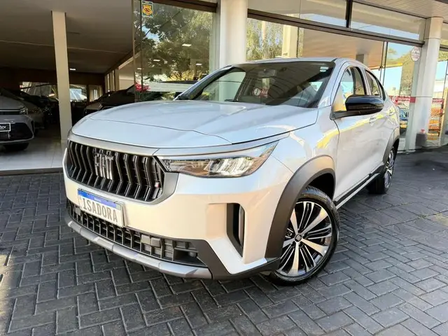 Carro Fiat Fastback 2026 Turbo 200