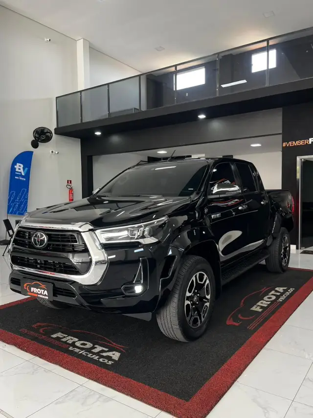 Carro Toyota Hilux Cabine Dupla 2024 SRX 4x4 2.8 Diesel