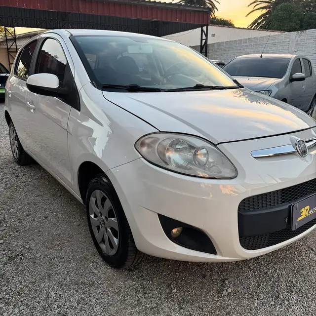 Carro Fiat Palio 2013 Attractive 1.0 8V (Flex)