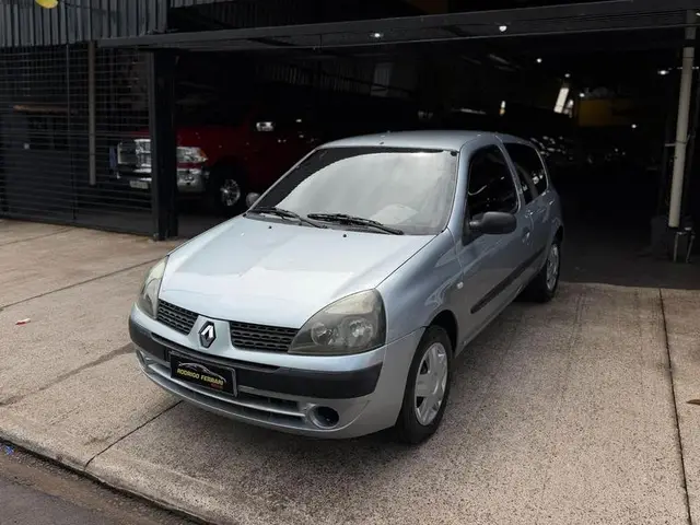 Carro Renault Clio 2005 Hatch. Authentique 1.0 16V