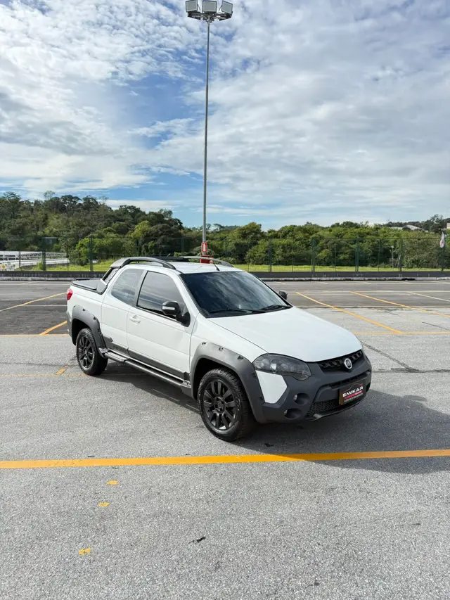 Carro Fiat Strada 2018 Adventure 1.8 16V (Flex) (Cabine Dupla)