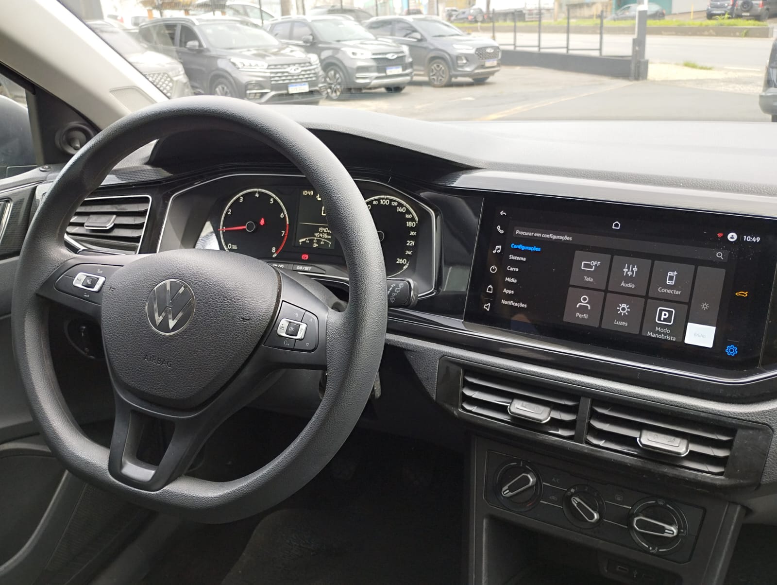 VW - Volkswagen-Polo-Track 1.0 Flex 12V 5p