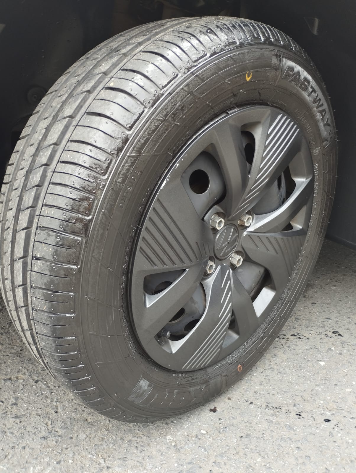 VW - Volkswagen-Polo-Track 1.0 Flex 12V 5p