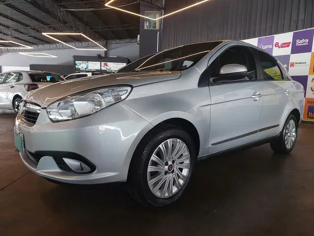 Carro Fiat Grand Siena 2015 Essence 1.6 16V (Flex)