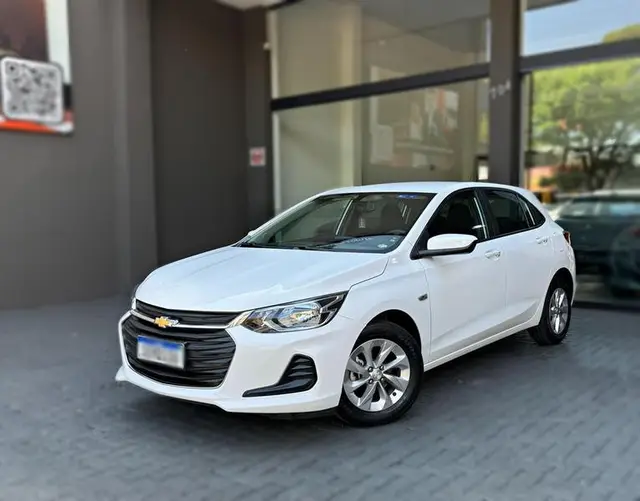 Carro Chevrolet Onix Plus 2023 LT 1.0