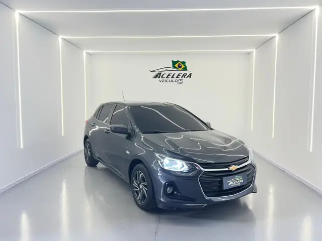 Carro Chevrolet Onix Plus 2024 LT 1.0