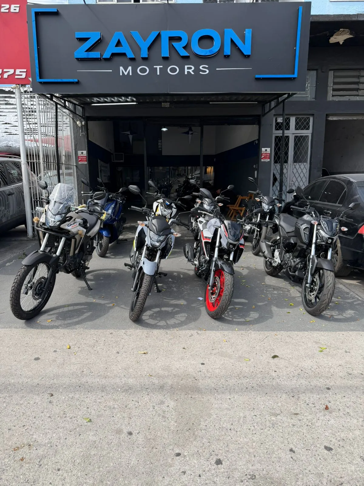 Fachada da loja Veículos à venda em ZAYRON MOTORS - Rio de Janeiro - RJ