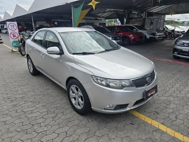 Carro Kia Cerato 2011 SX 1.6 16V 6vel