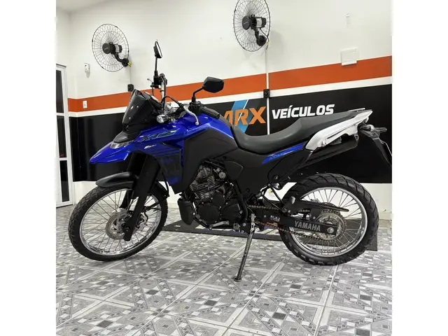 Moto Yamaha XTZ 250 Lander 2025 Connected