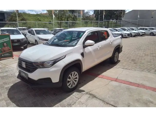 Carro Fiat Strada 2025 Volcano 1.3 Flex 8V CD Aut.