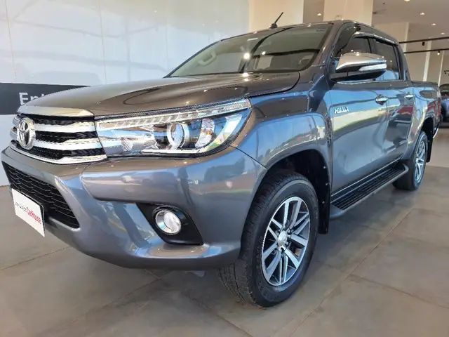 Carro Toyota Hilux Cabine Dupla 2017 Hilux 2.8 TDI SRX CD 4x4 (Aut)