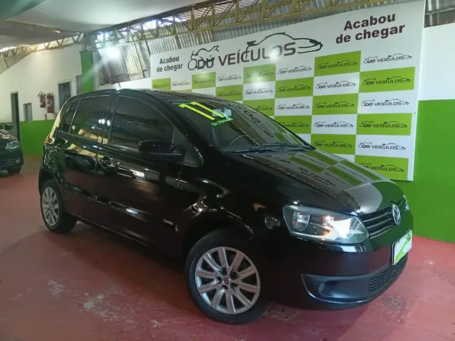 Carro Volkswagen Fox 2011 1.0 8V (Flex) 4p