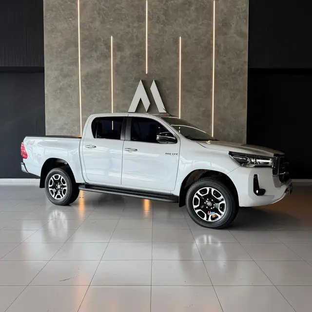 Carro Toyota Hilux Cabine Dupla 2024 SRX 4x4 2.8 Diesel