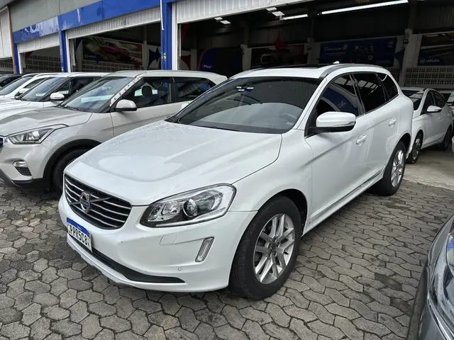 Carro Volvo XC60 2017 2.4 D5 Momentum 4WD