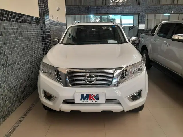 Carro Nissan Frontier 2022 2.3 TD CD LE 4x4 (Aut)