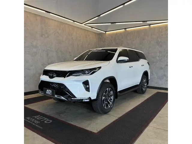 Carro Toyota Hilux Cabine Dupla 2026 SRX AT 4x4 2.8 Diesel