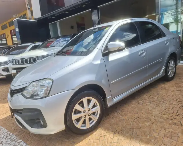 Carro Toyota Etios Sedan 2018 XLS 1.5 (Aut) (Flex)